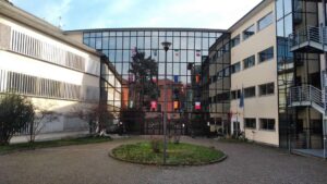 Istituto di Istruzione Superiore "Ghisleri-Beltrami" di Cremona - Facciata - Ingresso